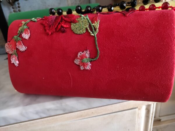 Clutch de fiesta rojo bordado