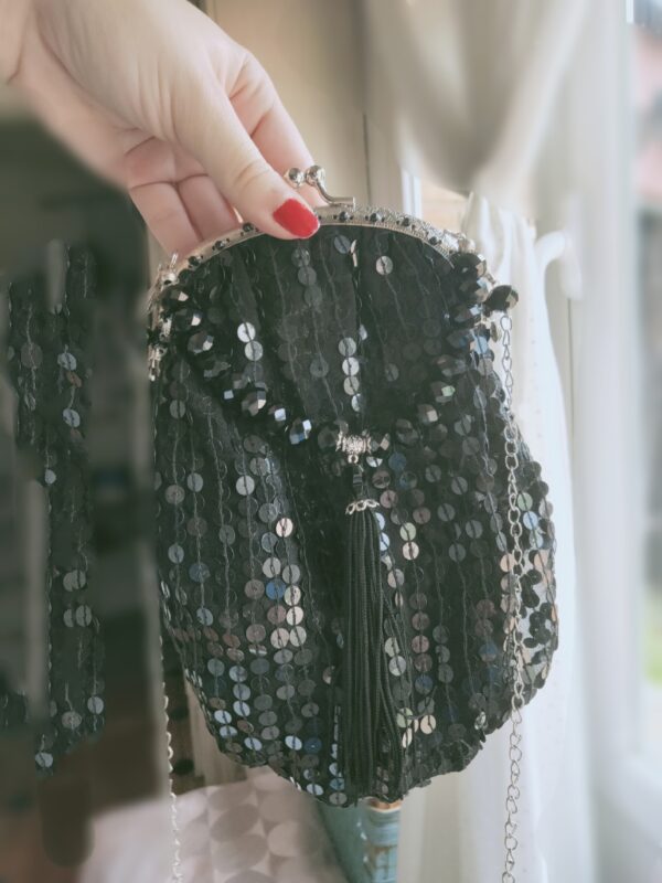 Bolso negro de lentejuelas