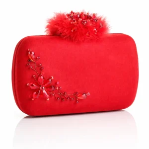 clutch rojo con cuentas y plumas