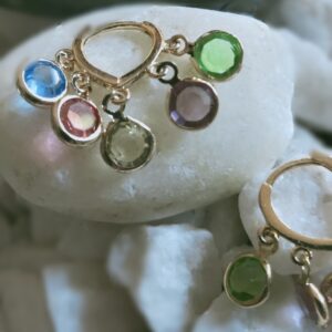 pendientes-de-aro-pequeños-con-circonitas-de-colores