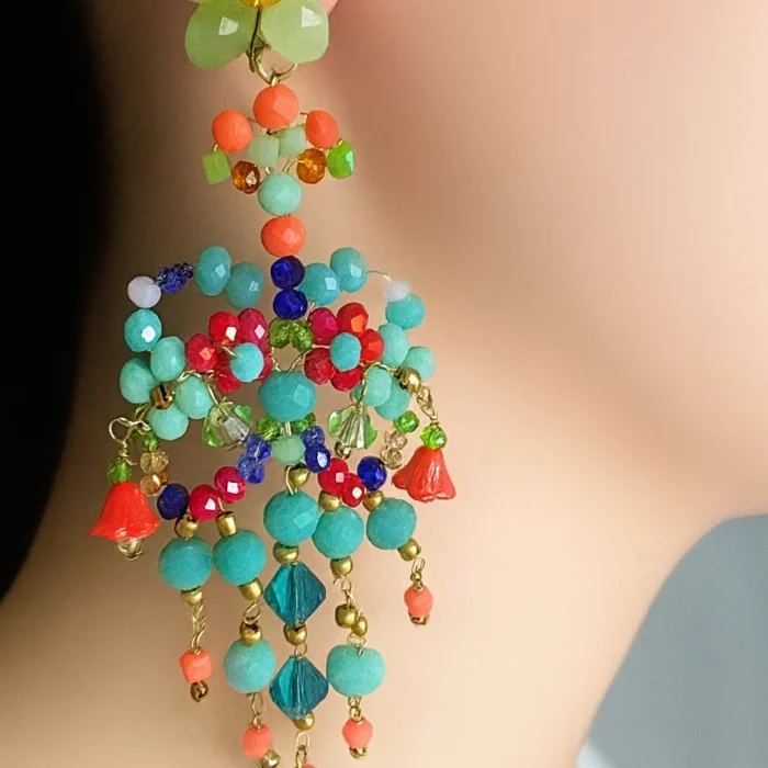 pendientes largos de cuenta de colores hechos a mano