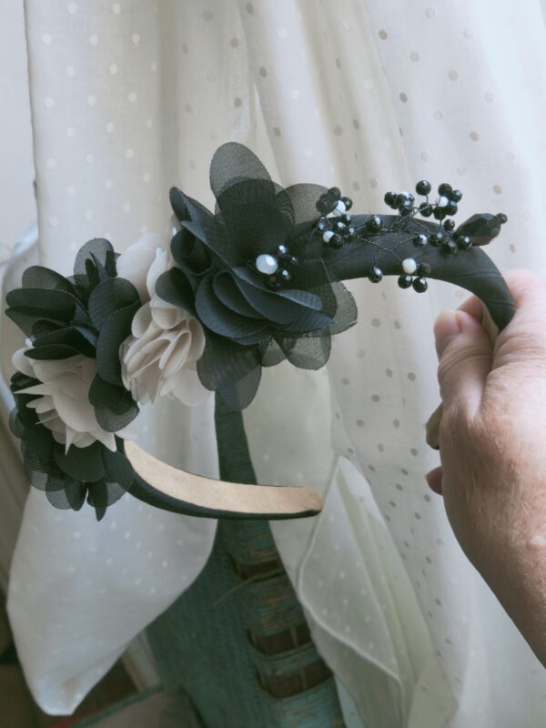 diadema-blanca-y-negra.