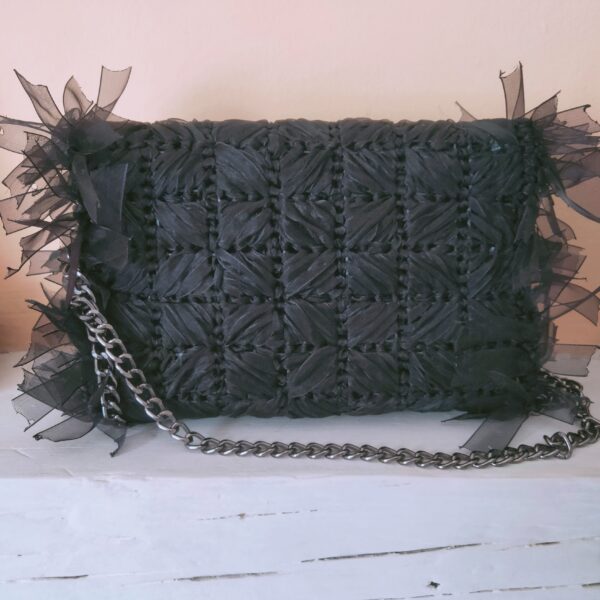 Bolso negro bandolera de fiesta Bolso Hecho a Mano con Lazos de Organdí Negros y Diseño Exclusivo