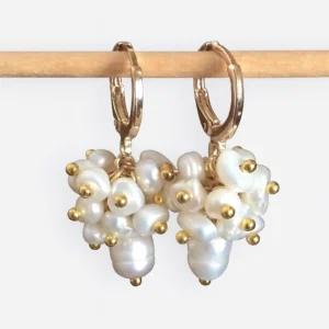 aros con racimo de perlas
