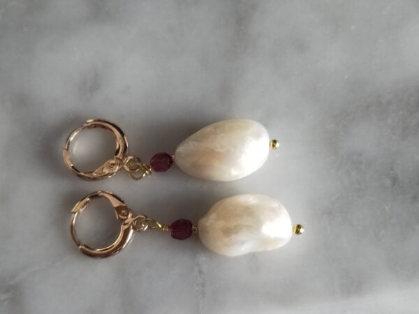 aros pequeños con perla barroca