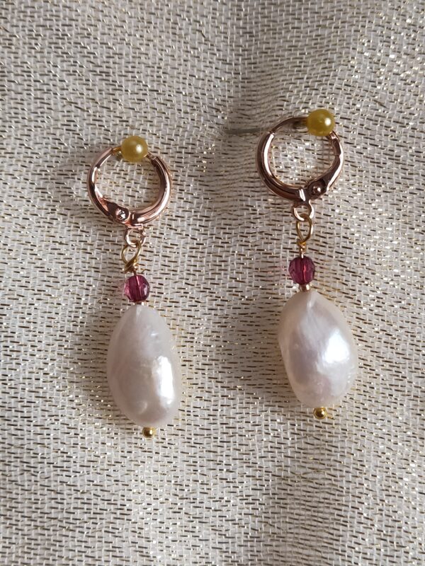 aros pequeños con perla barroca