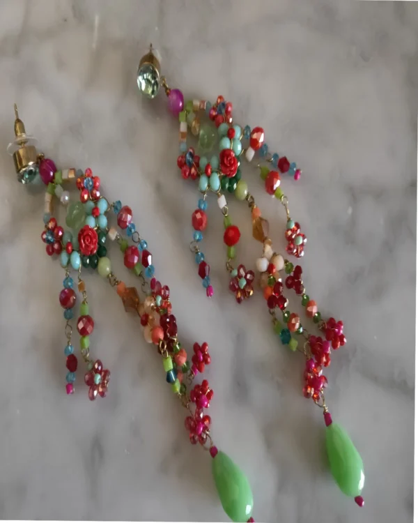 Pendientes de filigrana de cuentas de colores
