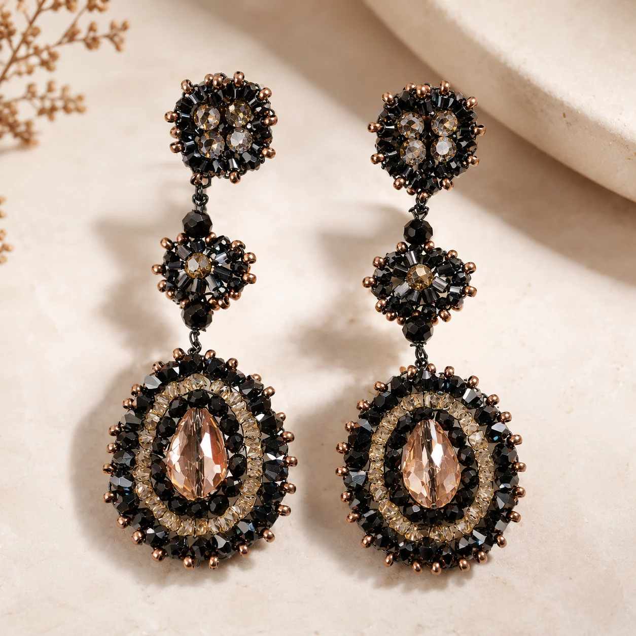 pendientes largos vintage negros y ambar