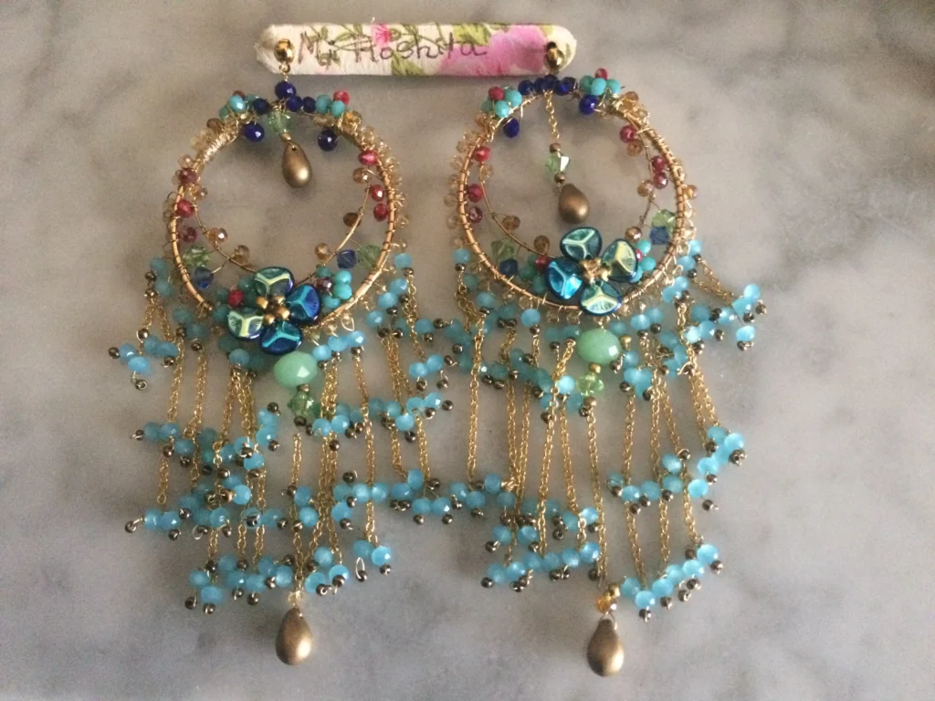Pendientes de aro con cuentas colgantes