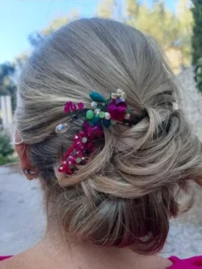 tocado de cristales en tonos rosas y verdes