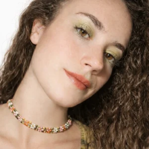 choker de cuentas de colores