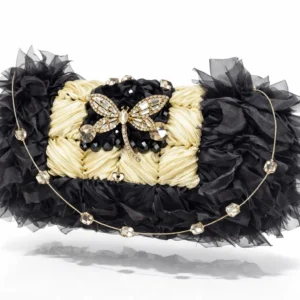 Clutch joya artesanal beige crema y negro con mariposa dorada de cristales