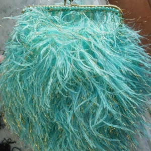 bolso bombonera de plumas turquesa