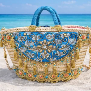 Capazo de Mimbre Bordado Azul con Pedrería y Borlas